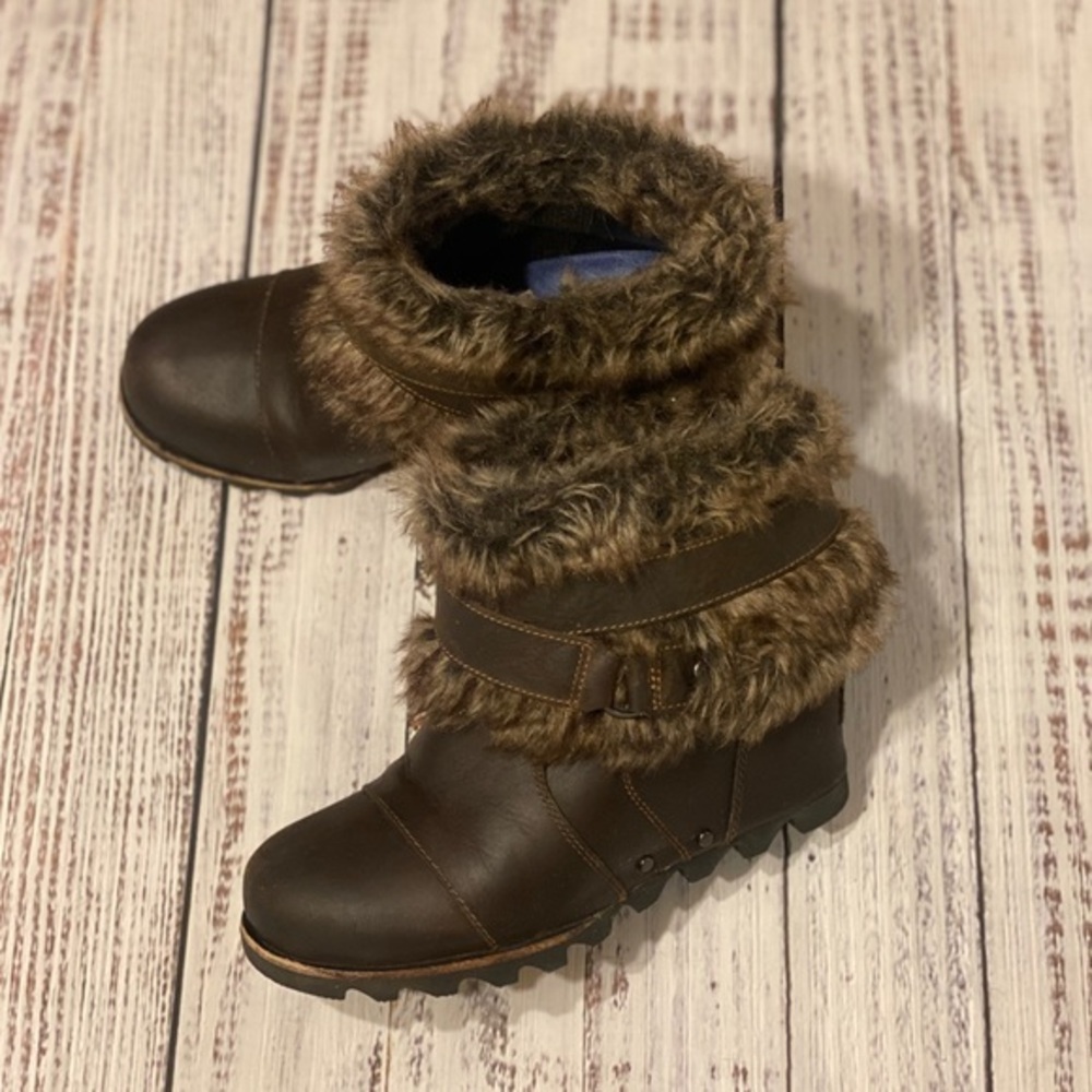 Sorel wedge boot
